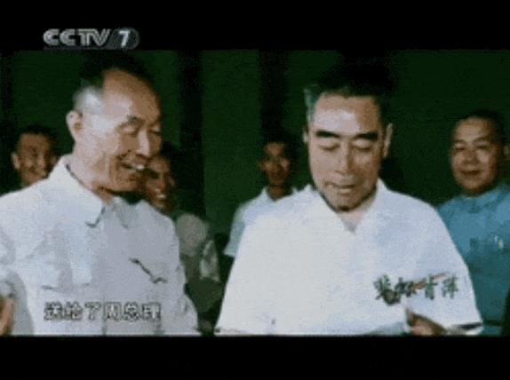 DƬ